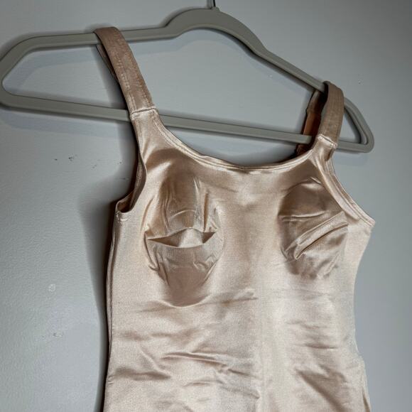 Ruby Ribbon Original Cami Full Support Shaping Top Pale Women Size 32 NWT - Picture 3 of 8